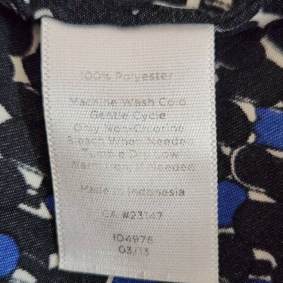 Talbots Blue and Black Sleeveless Blouse Size Small Black and Blue Print Top - Picture 6 of 6